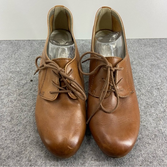 Bata Buttery Soft Tan Leather Classic Tie Heels Women’s Size 39 or US 8 - Picture 5 of 9